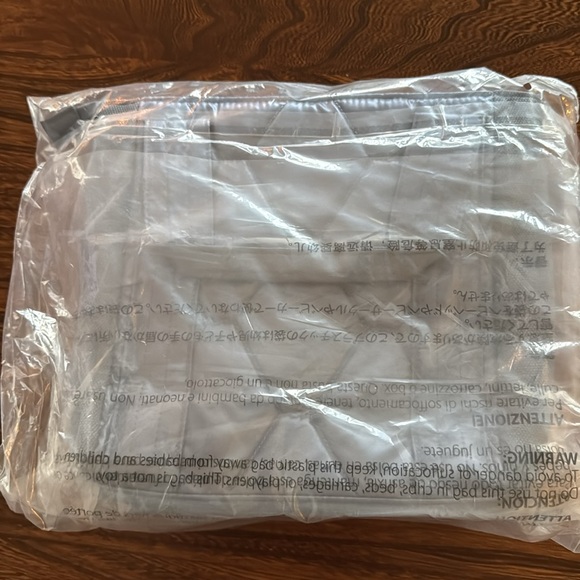 Lug Cadence, Metallic Blue Moon, NWT - Picture 4 of 8